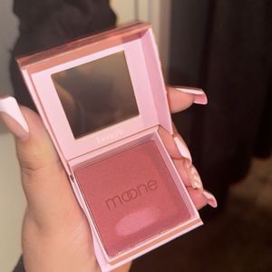 ‼️SOLD‼️ Benefit Wanderful World Silky Soft Powder Blush Moone